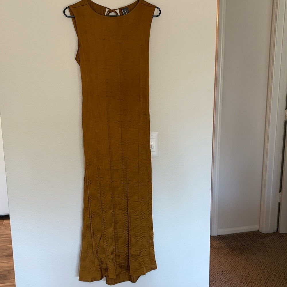 Worthington Gold Silky Crinkle Sleeveless Back Cutout A-Line Midi Dress small - Picture 3 of 8